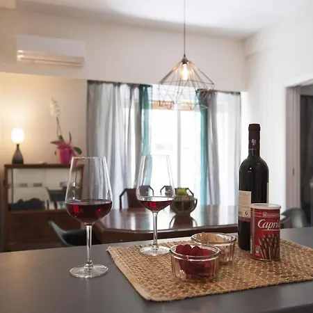 Apartment Modern-vintage By Acropolis Museum *